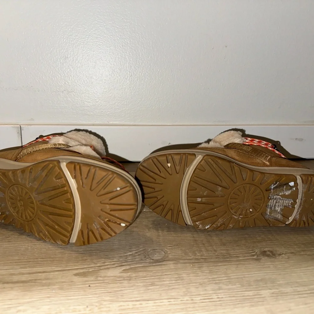 uGg classic weather hiker - Picture 4 of 5